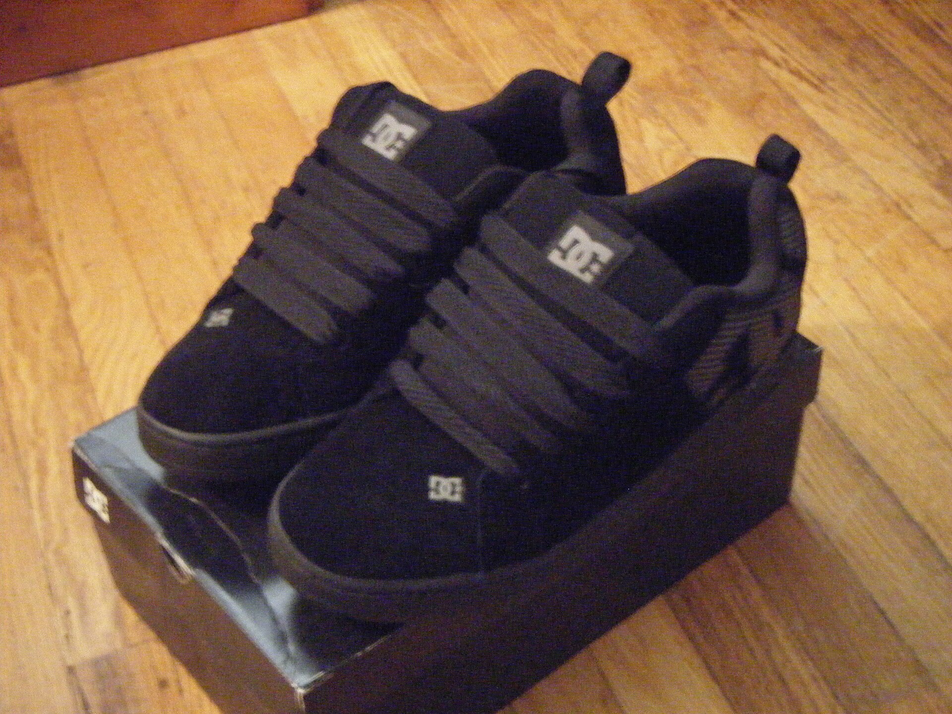 Imagem de referência relacionada a DC Shoes, item descrito como registro de referência sobre DC Shoes, organizado a partir de dados estruturados abertos