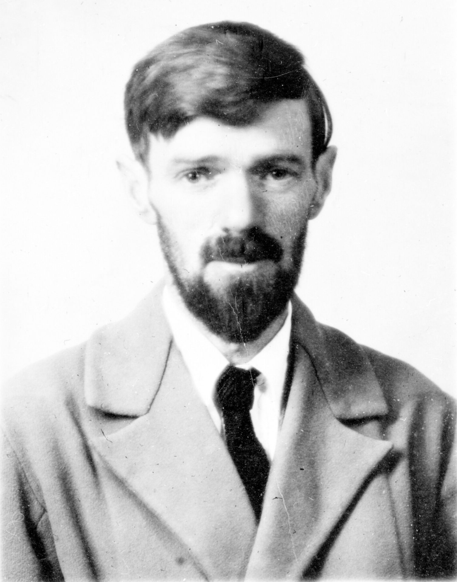 Imagem de referência de D. H. Lawrence, descrito nos dados abertos como escritor e poeta inglês