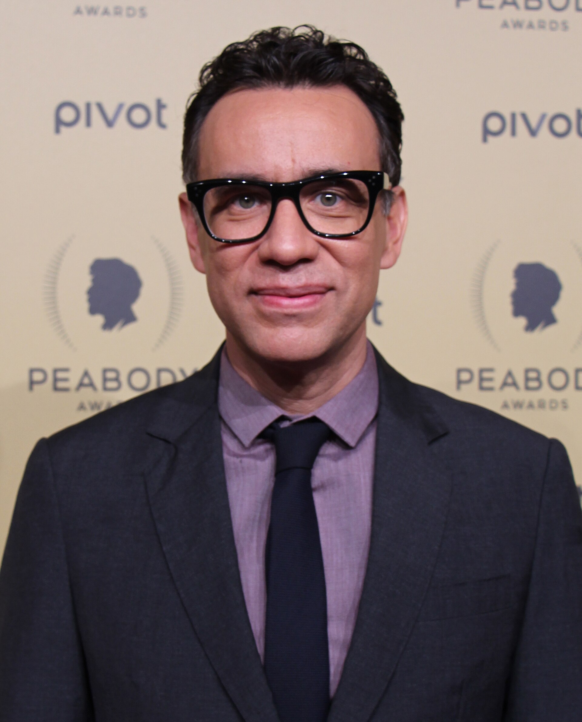 Imagem de referência de Fred Armisen, descrito nos dados abertos como músico, comediante e ator estadunidense