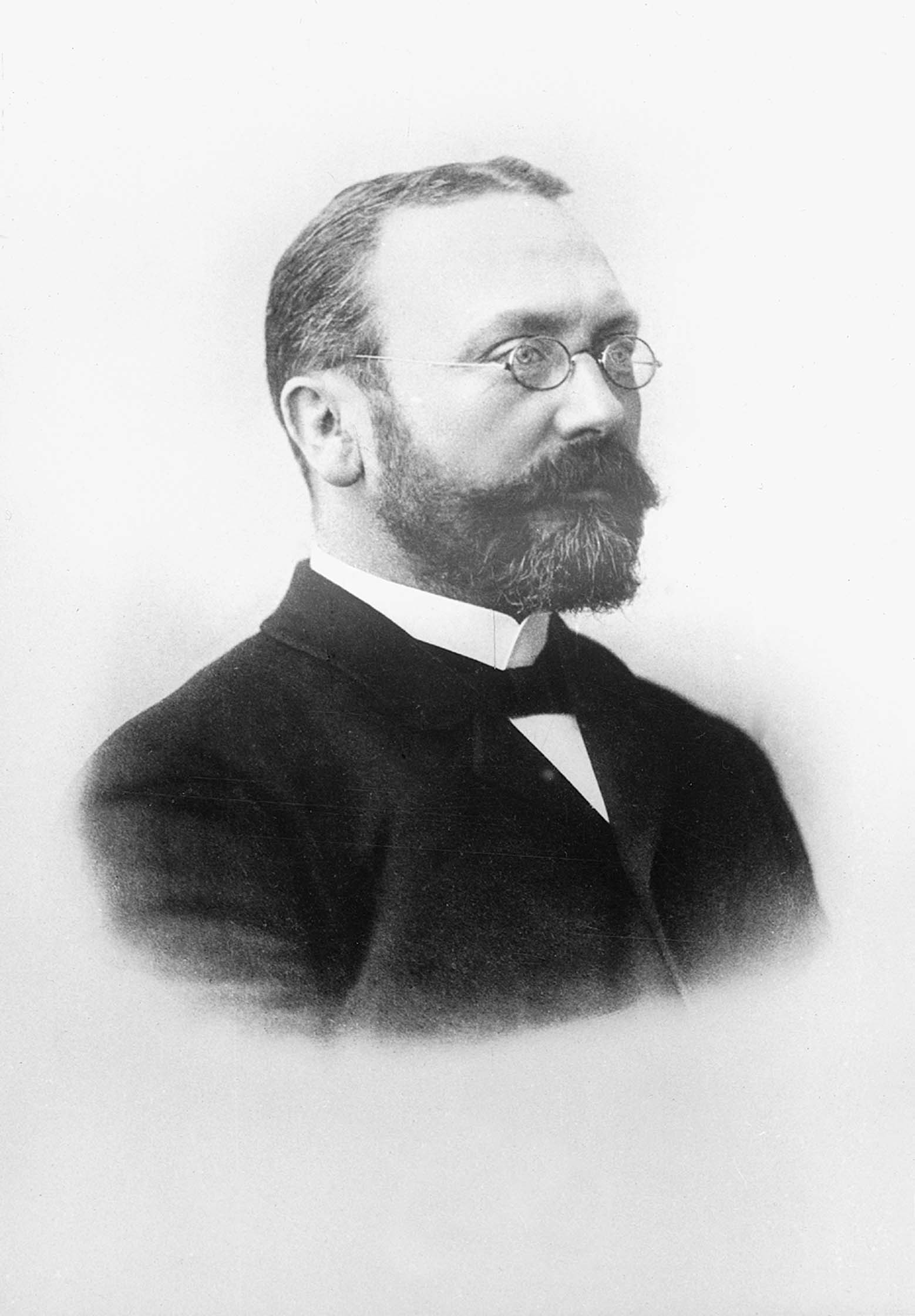Imagem de referência relacionada a Georg Gaffky, item descrito como professor académico alemão