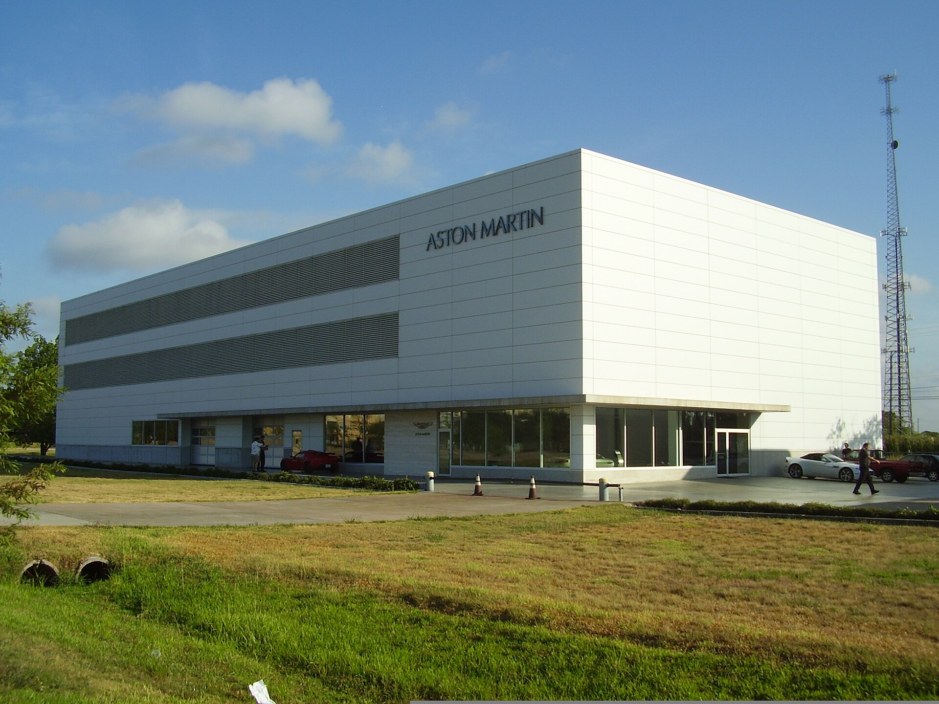 Imagem de referência relacionada a Aston Martin Lagonda, item descrito como registro de referência sobre Aston Martin Lagonda, organizado a partir de dados estruturados abertos
