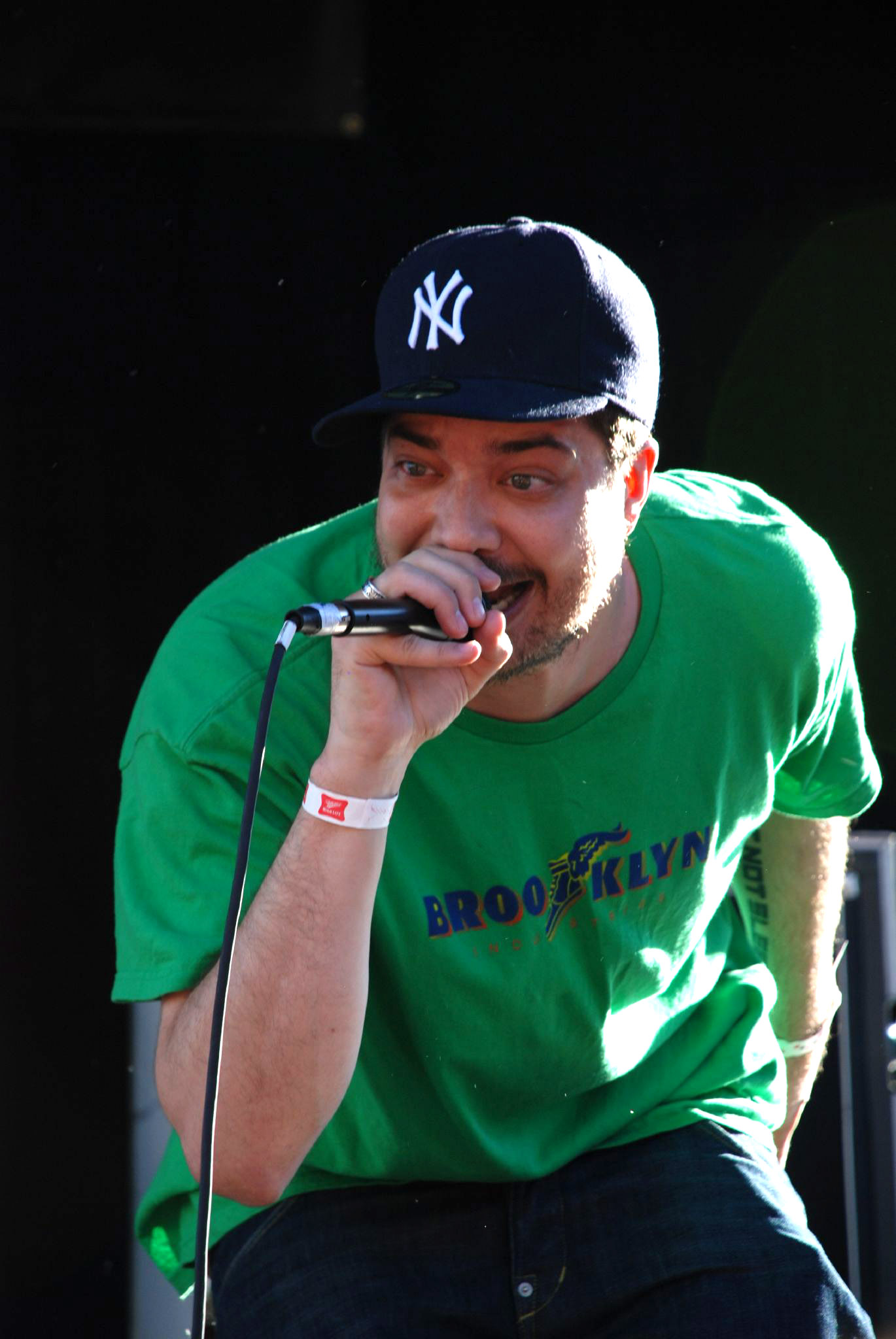 Imagem de referência de Aesop Rock, descrito nos dados abertos como rapper americano