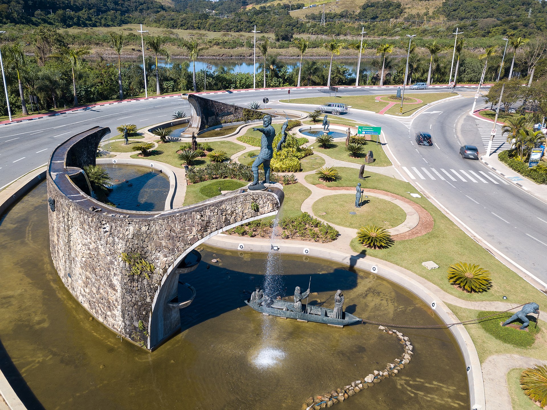 Imagem de referência de Monumento aos Bandeirantes, descrito nos dados abertos como patrimônio localizado no Brasil