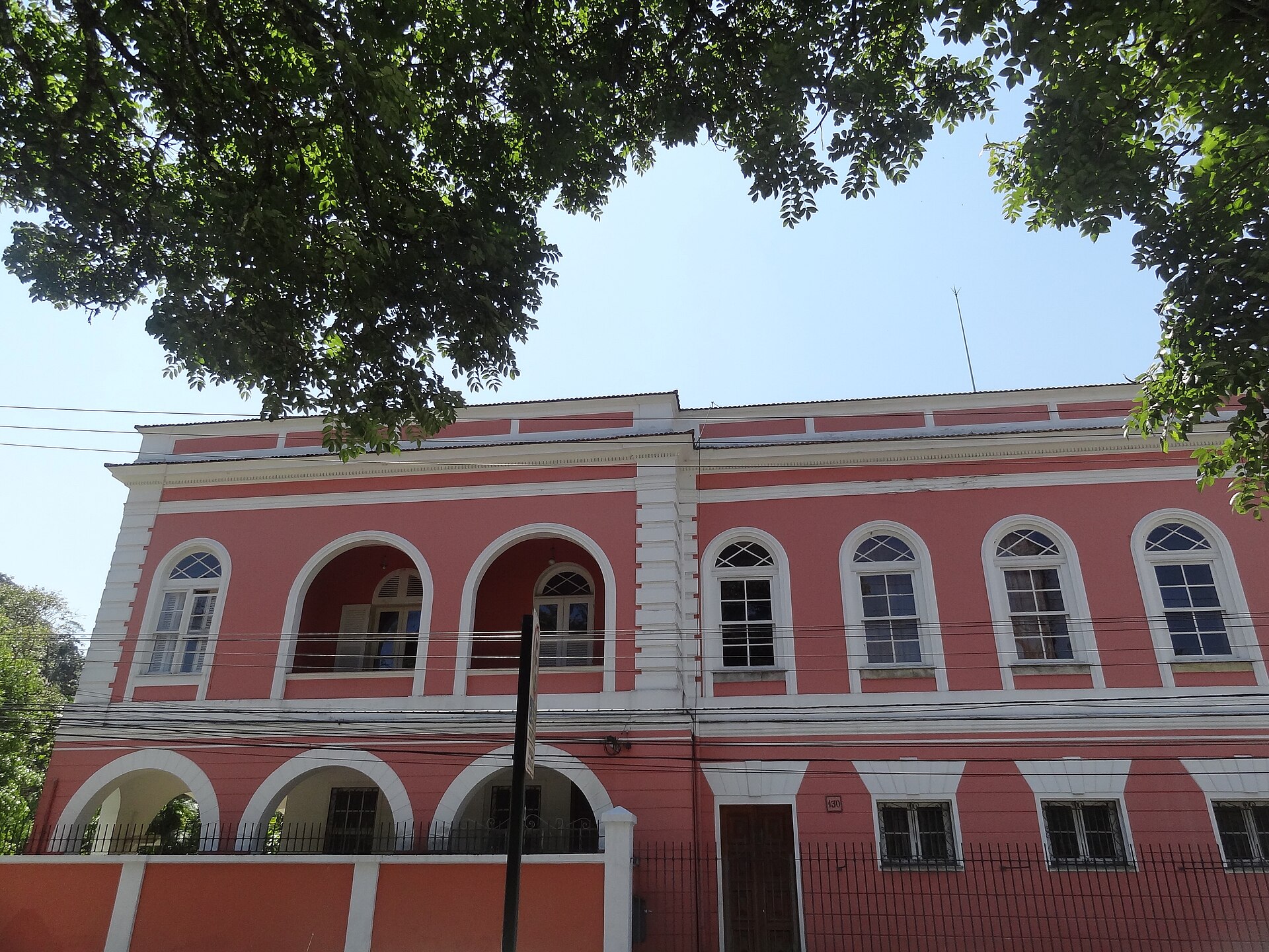 Imagem de referência de Palácio do Grão-Pará, descrito nos dados abertos como residência dos herdeiros imperiais do trono brasileiro