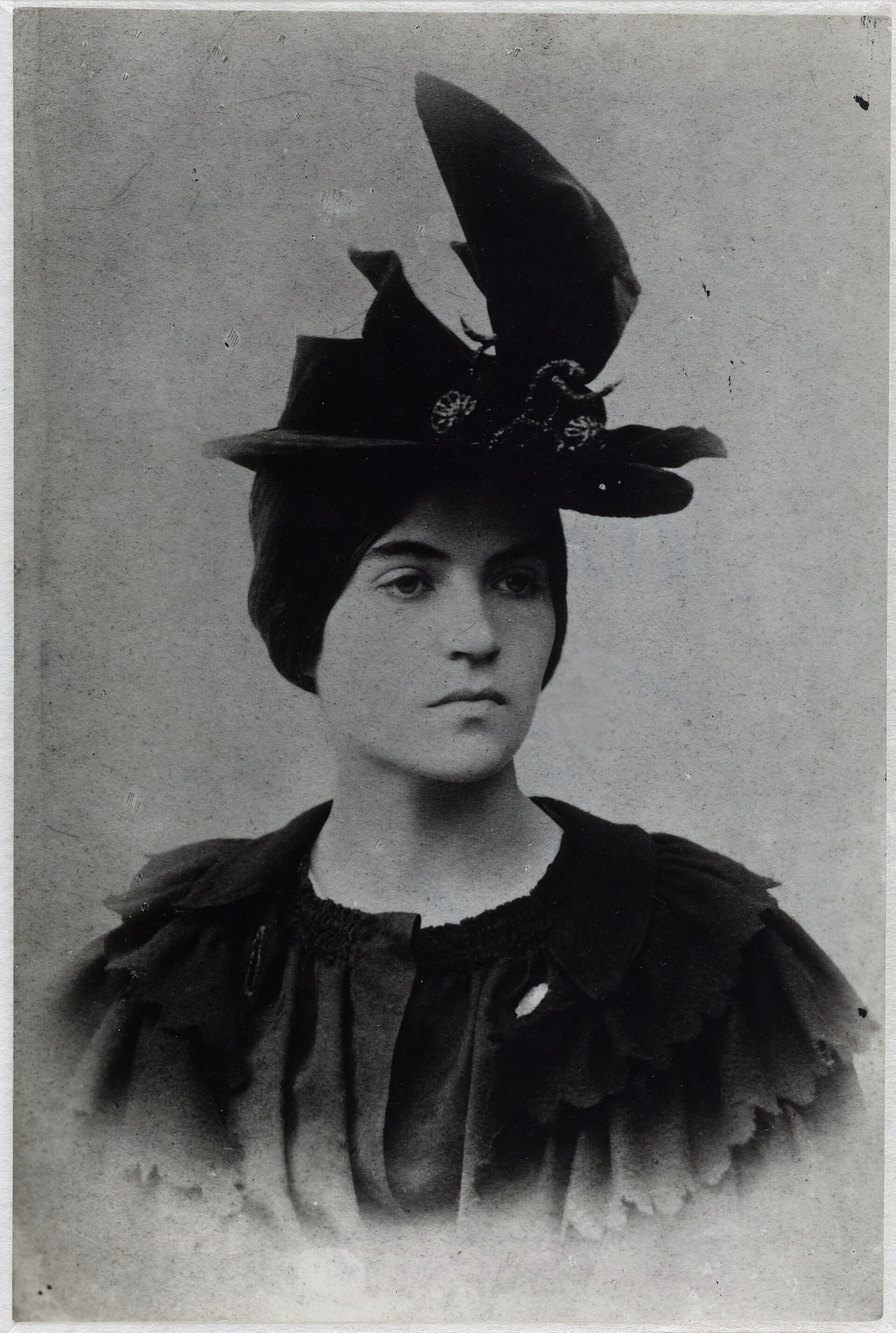 Imagem de referência de Suzanne Valadon, descrito nos dados abertos como pintora francesa