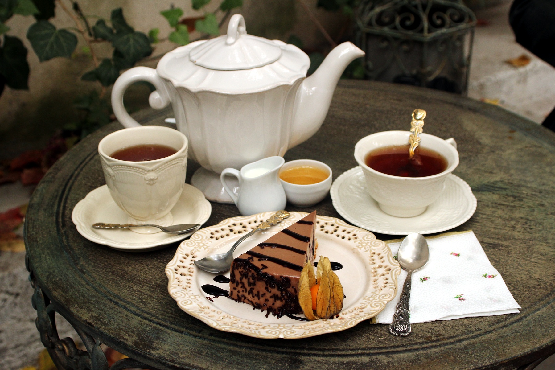 Imagem de referência de Tea for Two, descrito nos dados abertos como filme de 1950 dirigido por David Butler