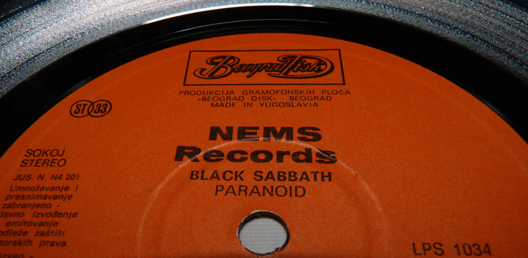 Imagem de referência relacionada a Paranoid, item descrito como álbum de Black Sabbath