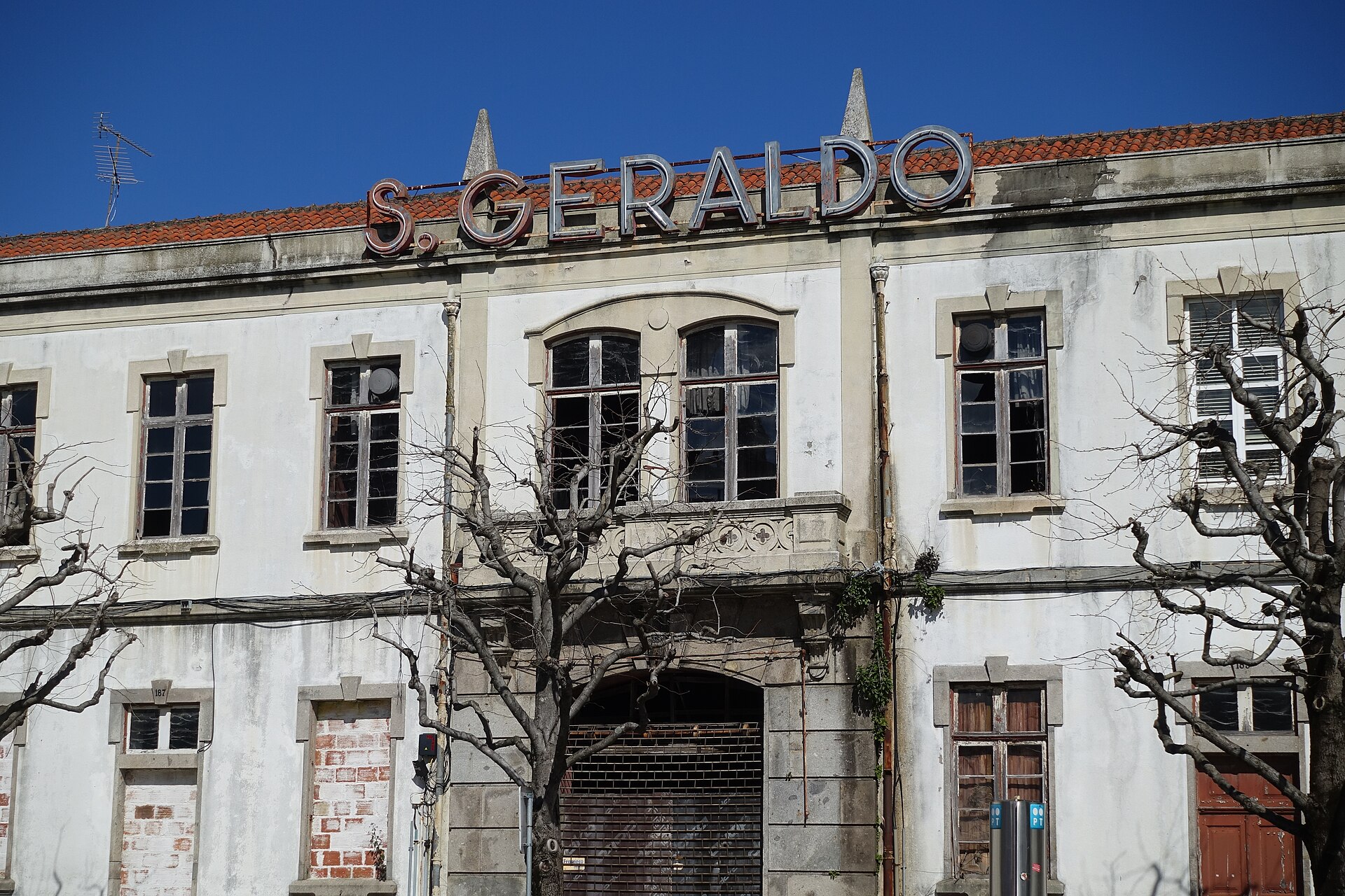 Imagem de referência de Raul Sampaio, descrito nos dados abertos como cantor e compositor brasileiro