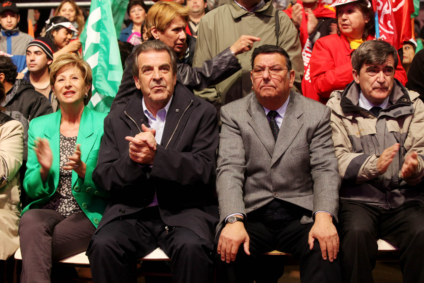 Imagem de referência relacionada a Rabindranath Quinteros, item descrito como político chileno