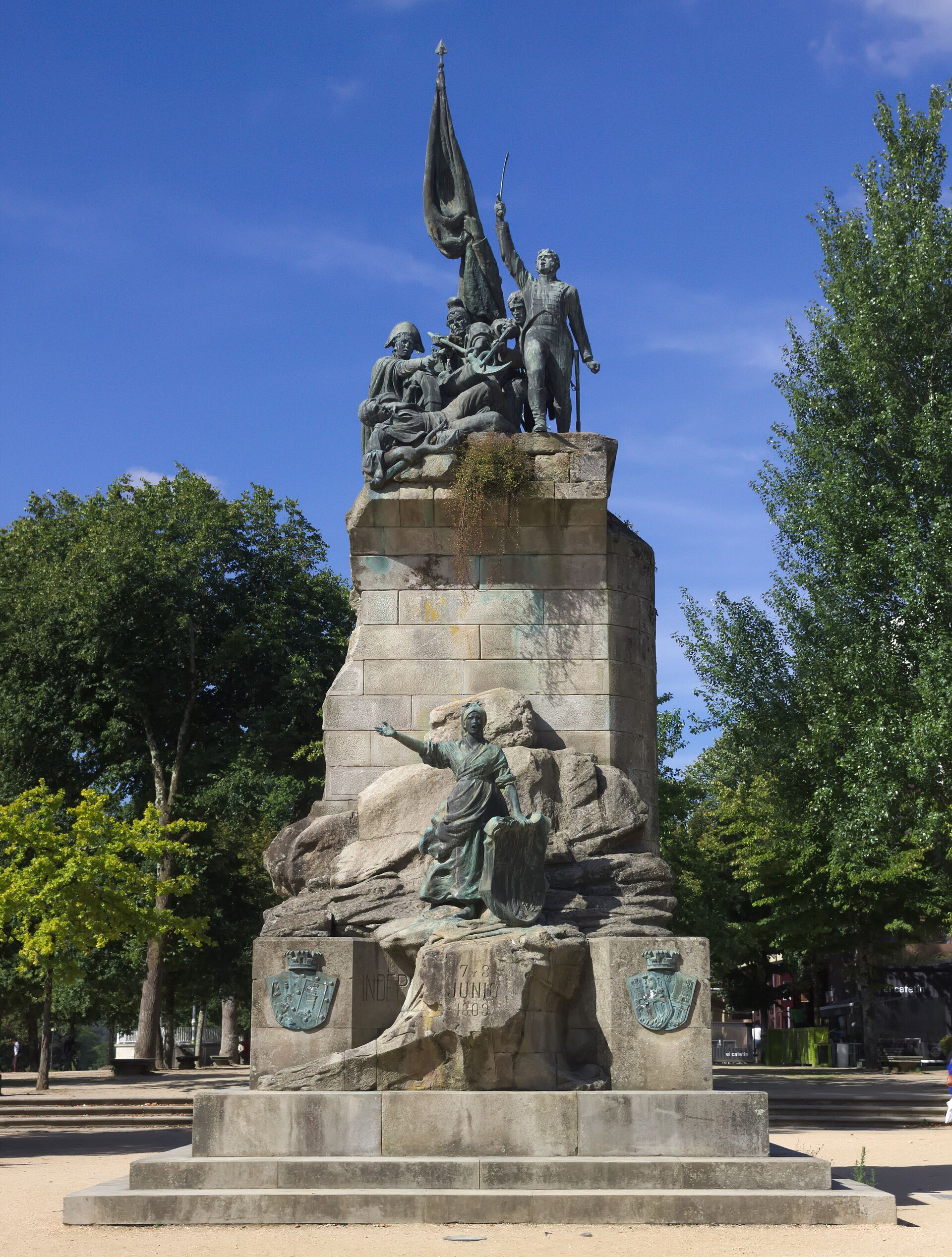 Imagem de referência de Monumento aos hérois de Puente Sampayo, descrito nos dados abertos como grupo escultórico comemorativo em Pontevedra, Espanha