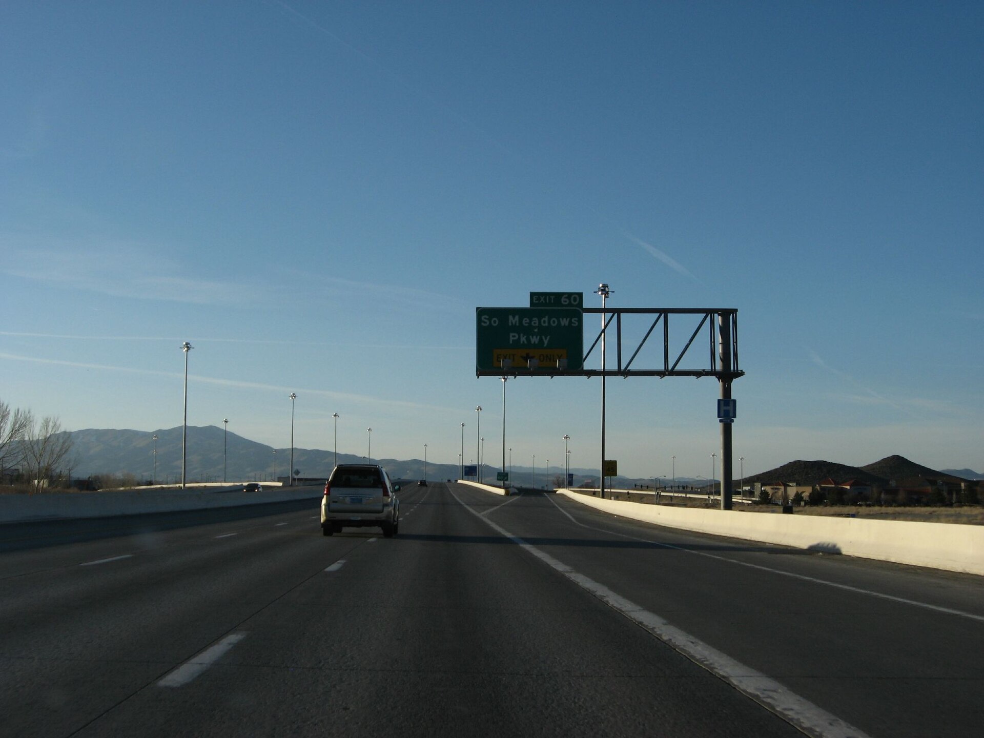 Imagem de referência de Interstate 60, descrito nos dados abertos como filme de 2002 dirigido por Bob Gale