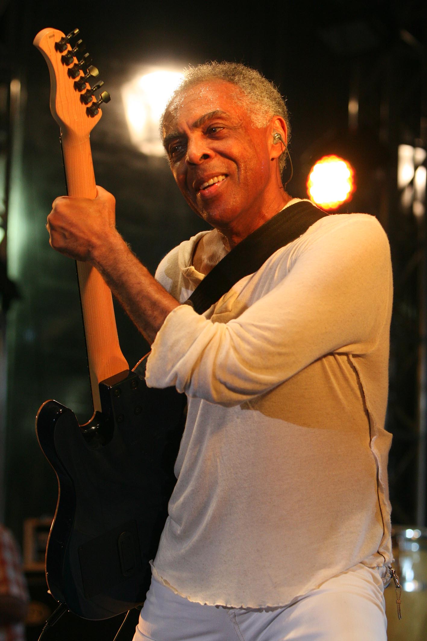 Imagem de referência de João Gilberto, descrito nos dados abertos como cantor, compositor e violonista brasileiro (1931–2019)