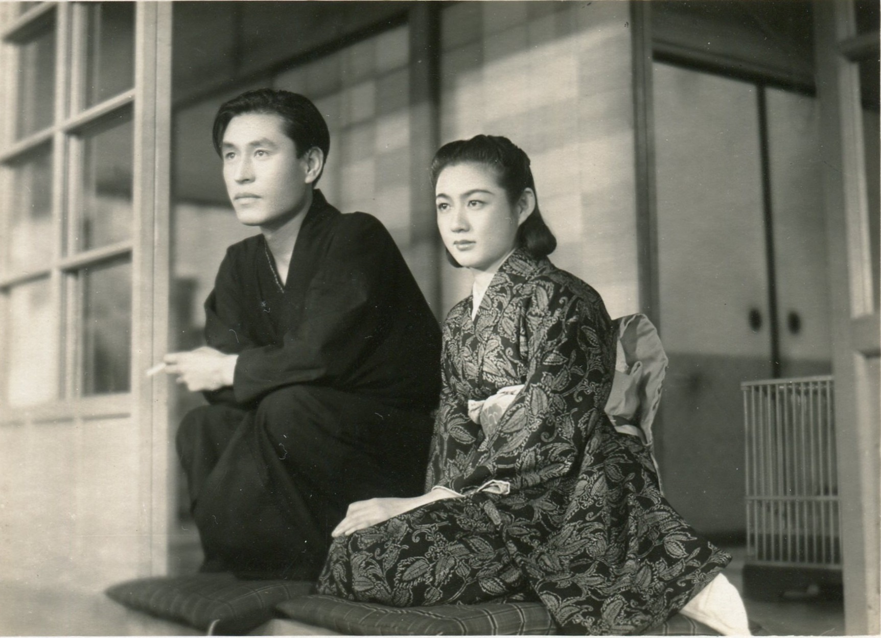 Imagem de referência de Toda-ke no kyōdai, descrito nos dados abertos como filme de 1941 dirigido por Yasujiro Ozu