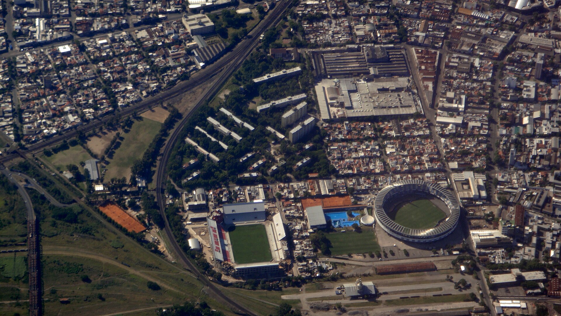 Imagem de referência de Estádio La Visera de Cemento, descrito nos dados abertos como estádio na Argentina