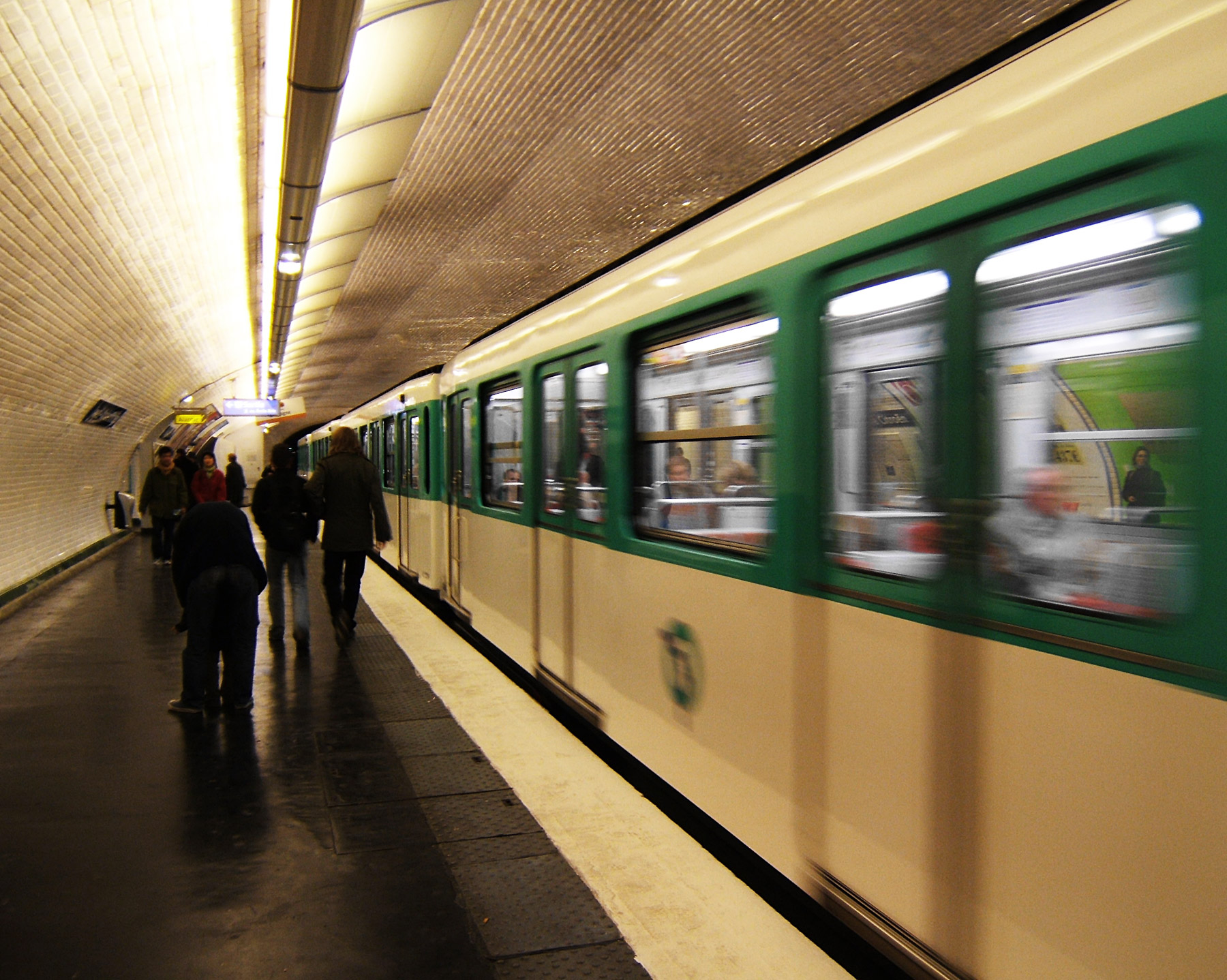 Imagem de referência de Javel - André Citroën, descrito nos dados abertos como estação do Metropolitano de Paris