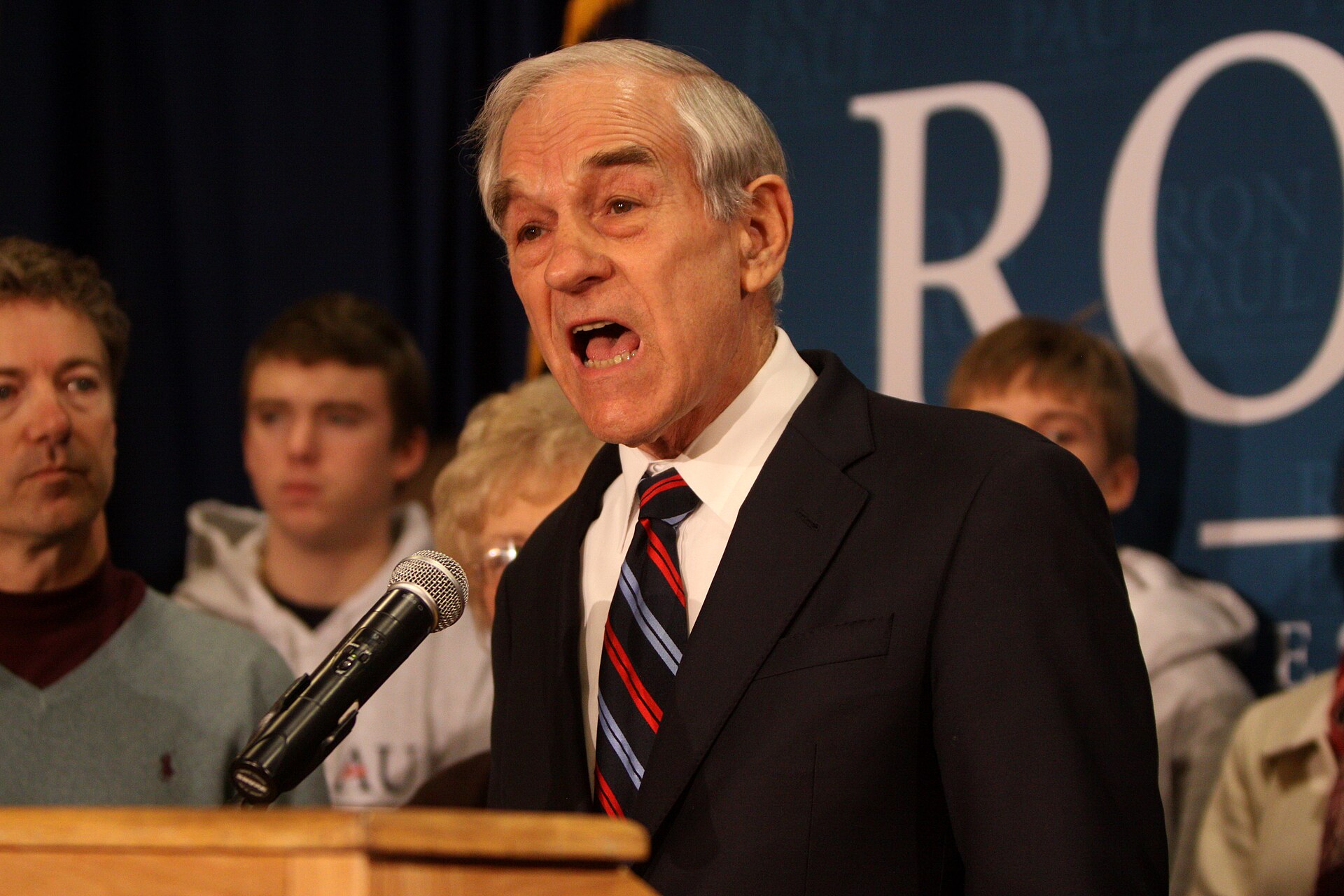 Imagem de referência de Ron Paul, descrito nos dados abertos como político americano