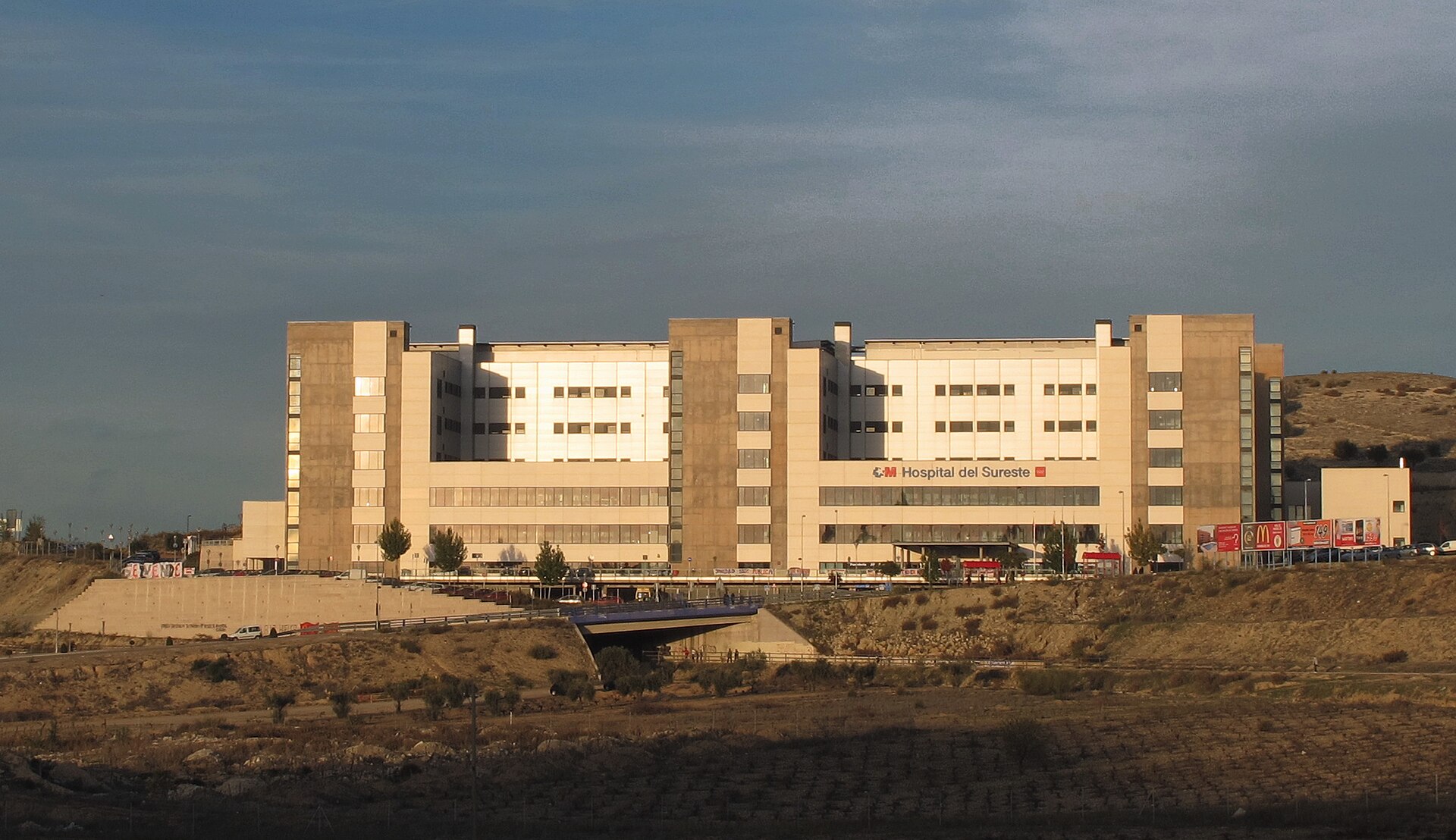 Imagem de referência relacionada a Hospital Universitario del Sureste, item descrito como hospital em Espanha