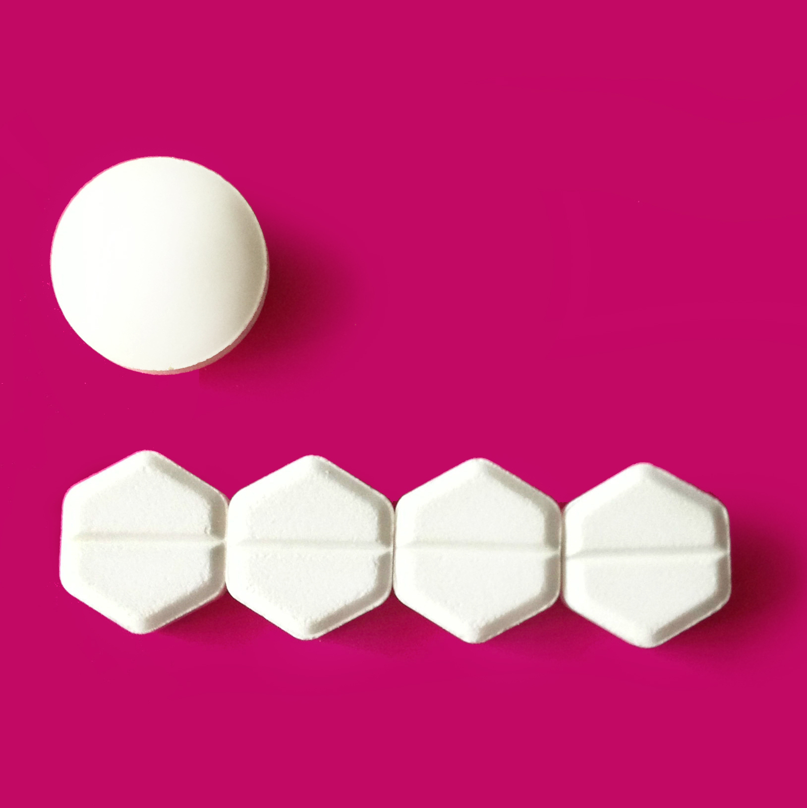 Imagem de referência relacionada a aborto farmacológico, item descrito como aborto induzido de forma medicamentosa, sem intervenção cirúrgica