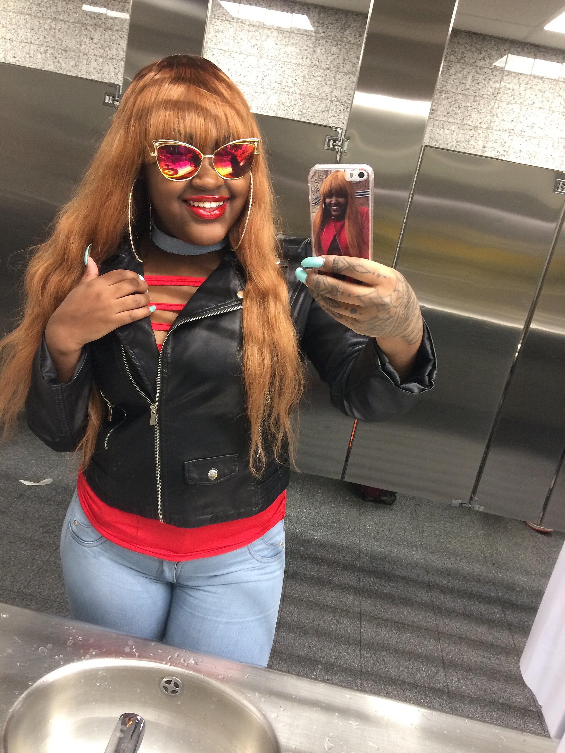 Imagem de referência de CupcakKe, descrito nos dados abertos como rapper americana