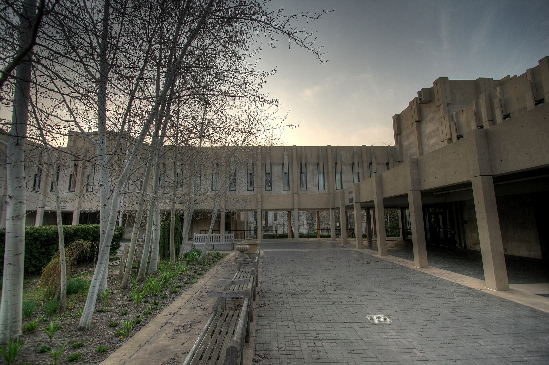 Imagem de referência de Universidade Northwestern, descrito nos dados abertos como universidade privada de pesquisa localizada em Evanston, Illinois, EUA
