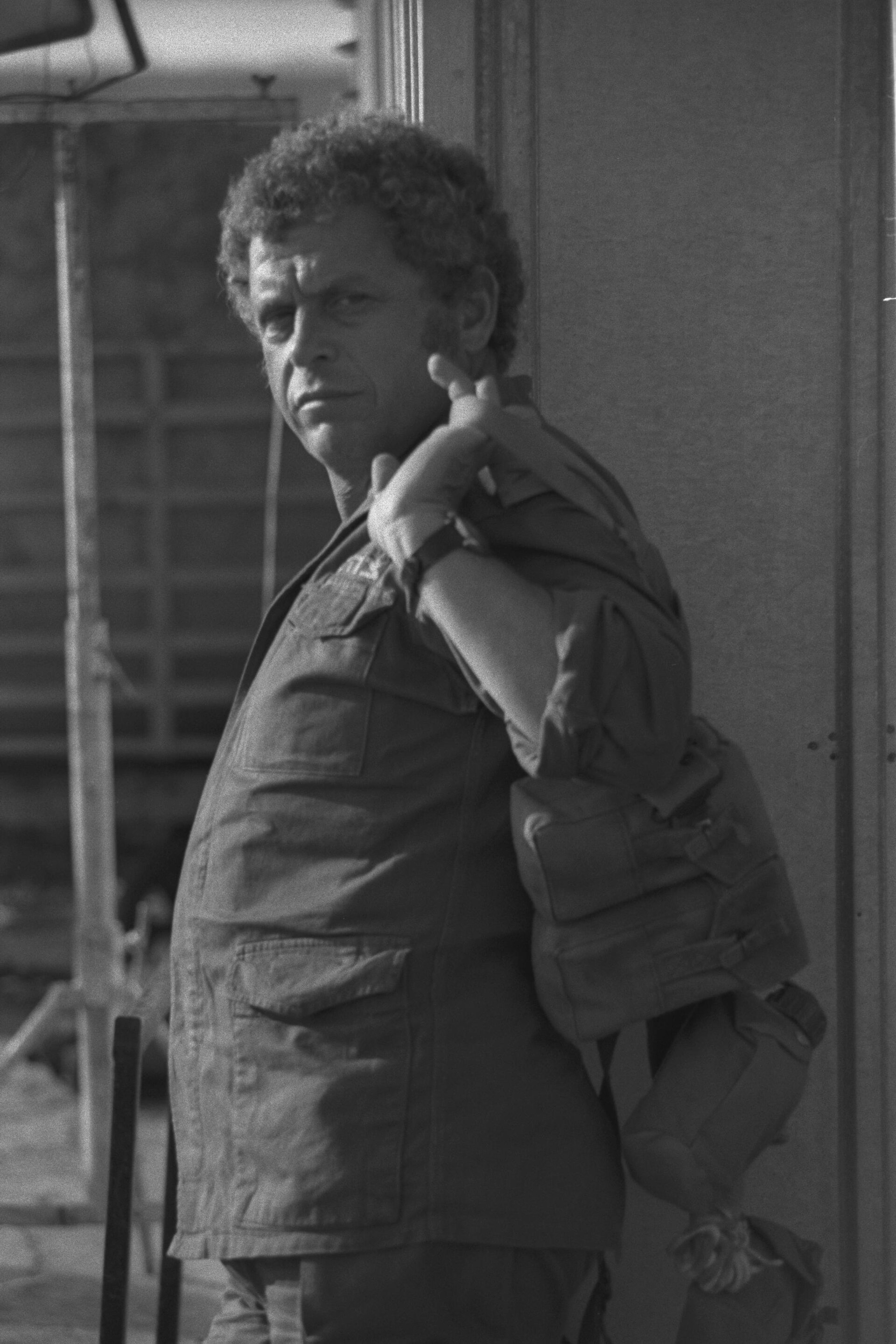 Imagem de referência de Mivtsa Yonatan, descrito nos dados abertos como filme de 1977 dirigido por Menahem Golan