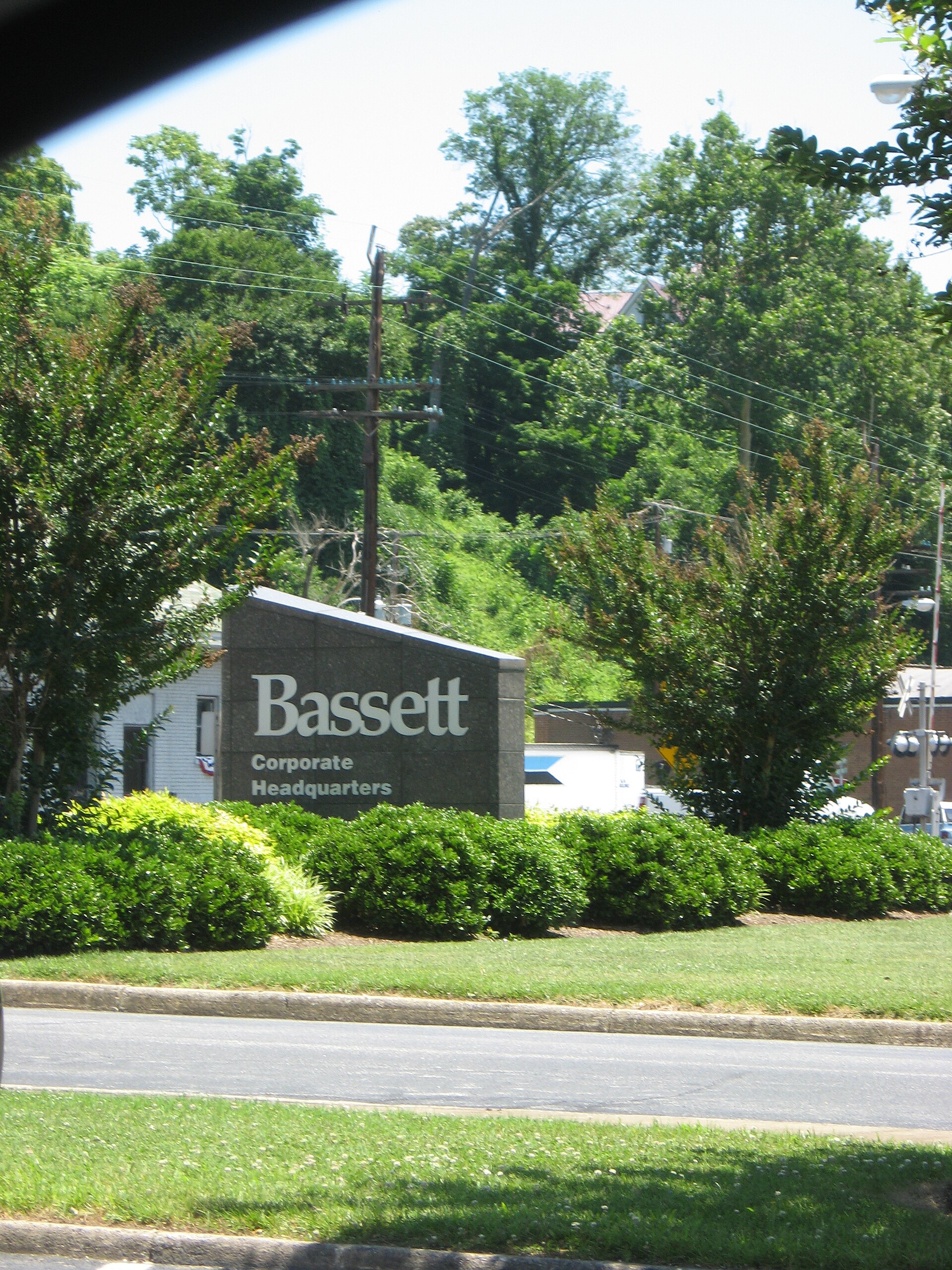 Imagem de referência relacionada a Bassett Furniture, item descrito como registro de referência sobre Bassett Furniture, organizado a partir de dados estruturados abertos