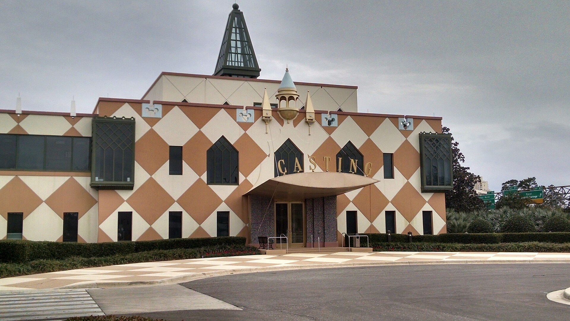 Imagem de referência relacionada a Walt Disney Parks and Resorts, item descrito como subsidiária de parques de diversão estadunidense