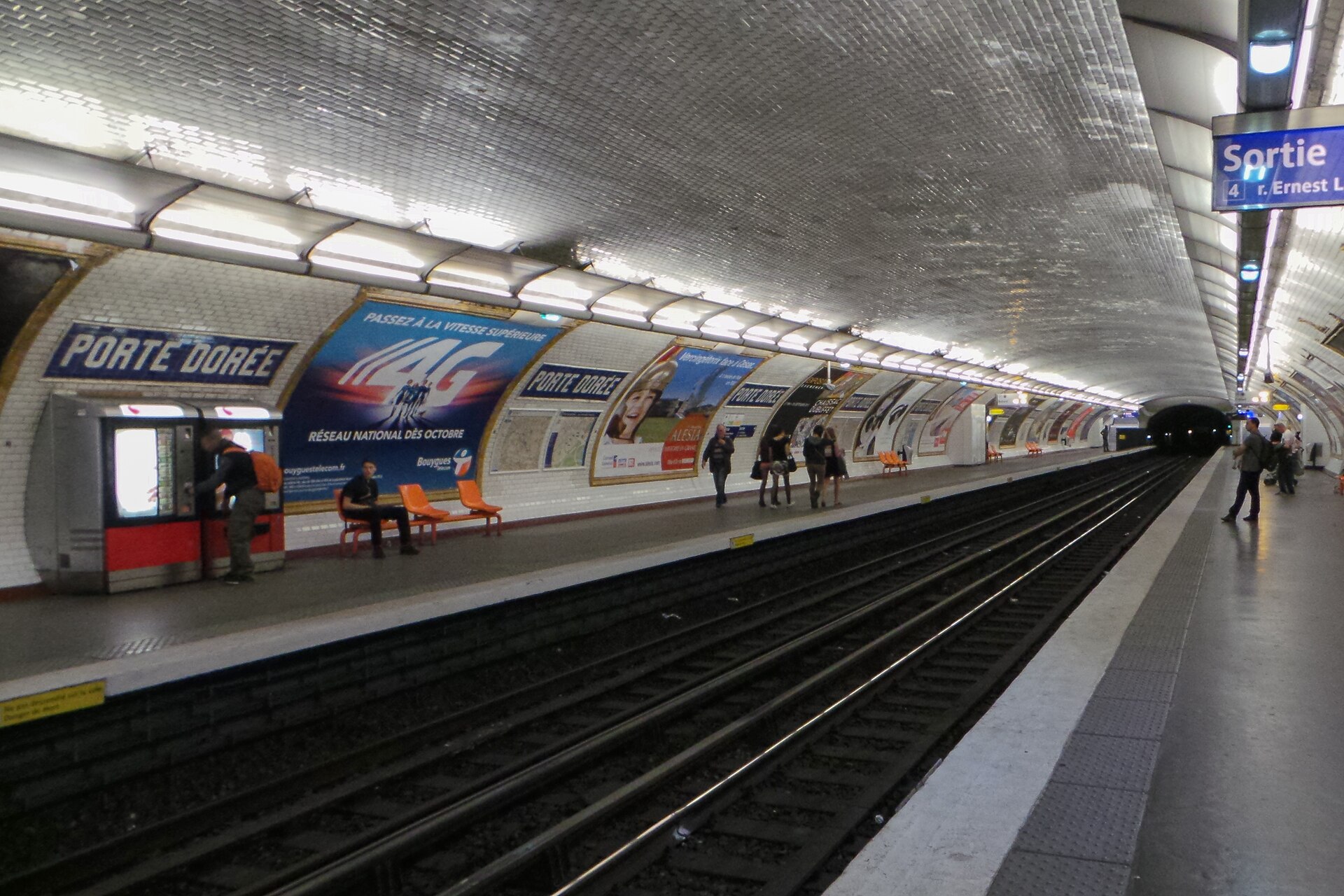 Imagem de referência de Porte Dorée, descrito nos dados abertos como estação do Metropolitano de Paris