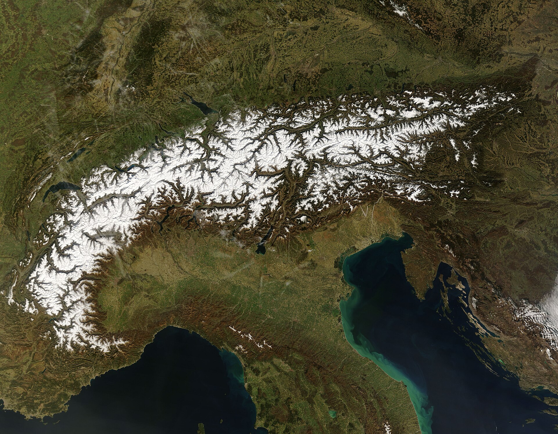 Imagem de referência de Alpes, descrito nos dados abertos como cadeia montanhosa na Europa