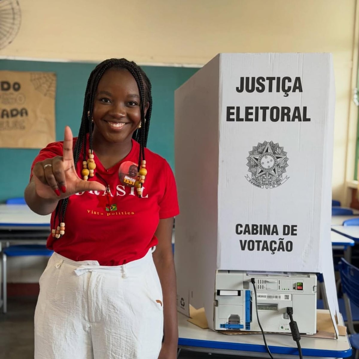 Justiça Eleitoral determina investigação de Ana Elisa pela PF após pedido de Flávio Bolsonaro