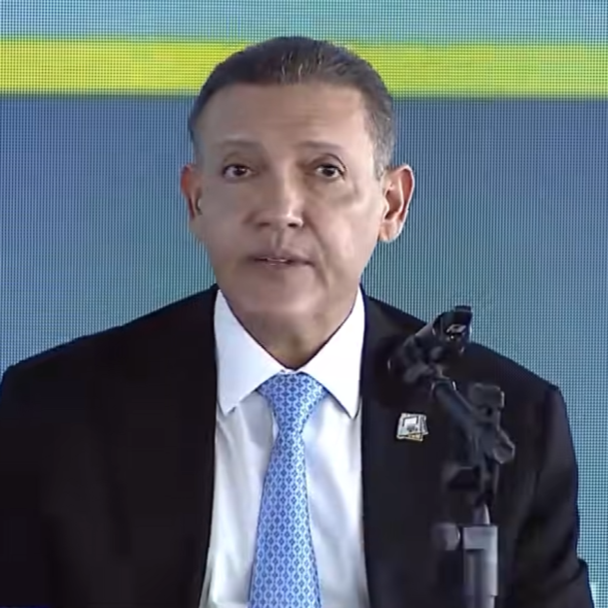 TSE vai analisar demanda sobre falta de ônibus em Salvador, mas Nunes Marques se esquiva de responder sobre prorrogação da votação