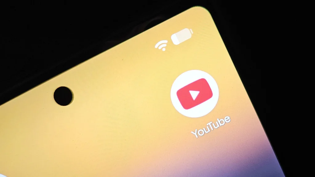 Como assistir a vídeos do YouTube offline no celular e economizar dados móveis