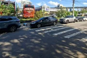 Terreno público funciona como estacionamento