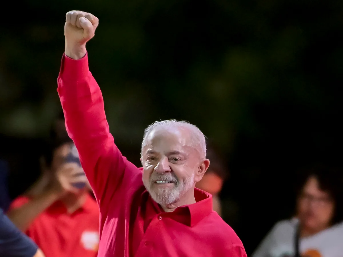 Lula prega respeito à Constituição e diz que vai trabalhar com Congresso