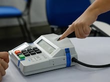 Eleitores voltam às urnas neste domingo para eleger presidente e governadores do DF e 5 estados
