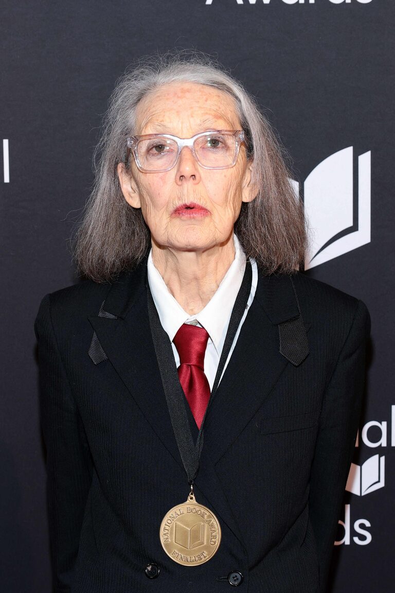 Prêmio Nobel de Literatura 2026 vai para a escritora canadense Anne Carson