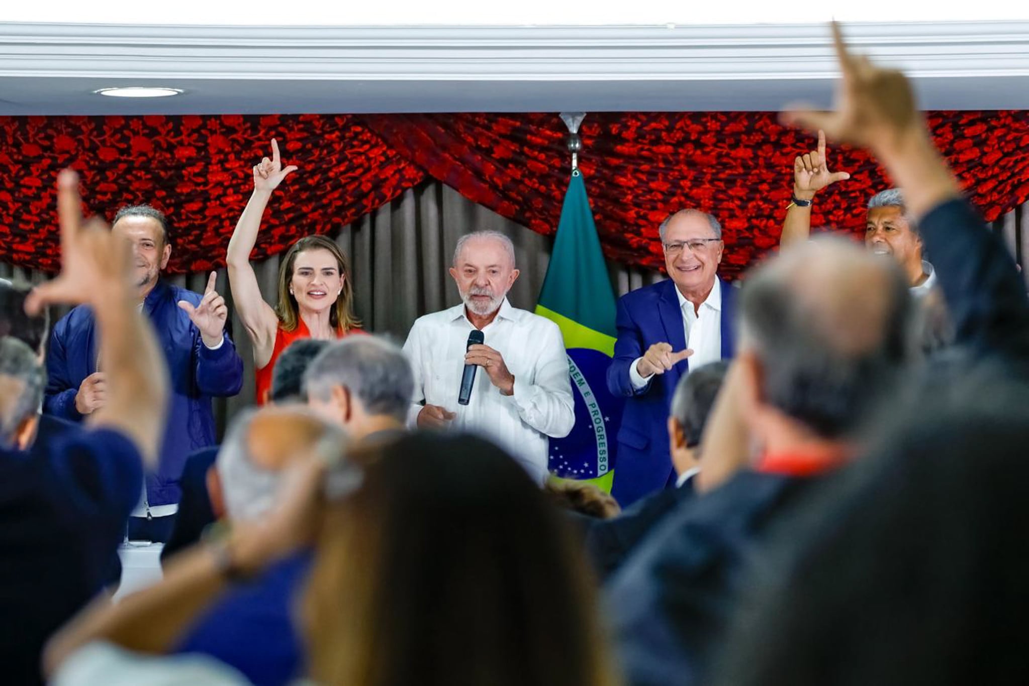Coligação de Lula já acionou TSE por, ao menos, 7 irregularidades na disputa do 2º turno
