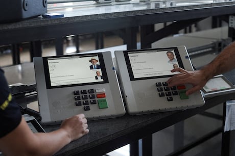 Eleitores voltam às urnas neste domingo para eleger presidente e governadores do DF e 5 estados