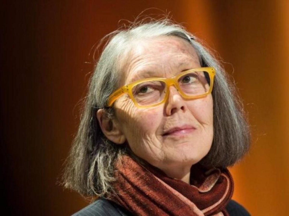 Prêmio Nobel de Literatura 2026 vai para a escritora canadense Anne Carson