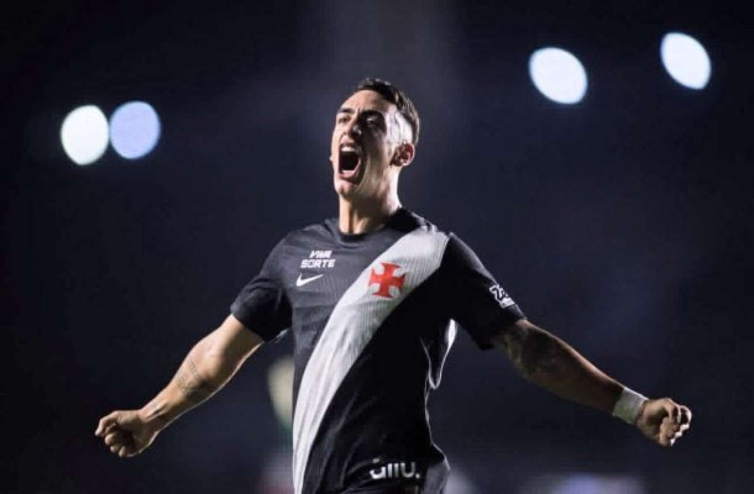Vasco abre o placar, leva a virada para o Corinthians, mas vira de volta em S&atilde;o Janu&aacute;rio &ndash;
