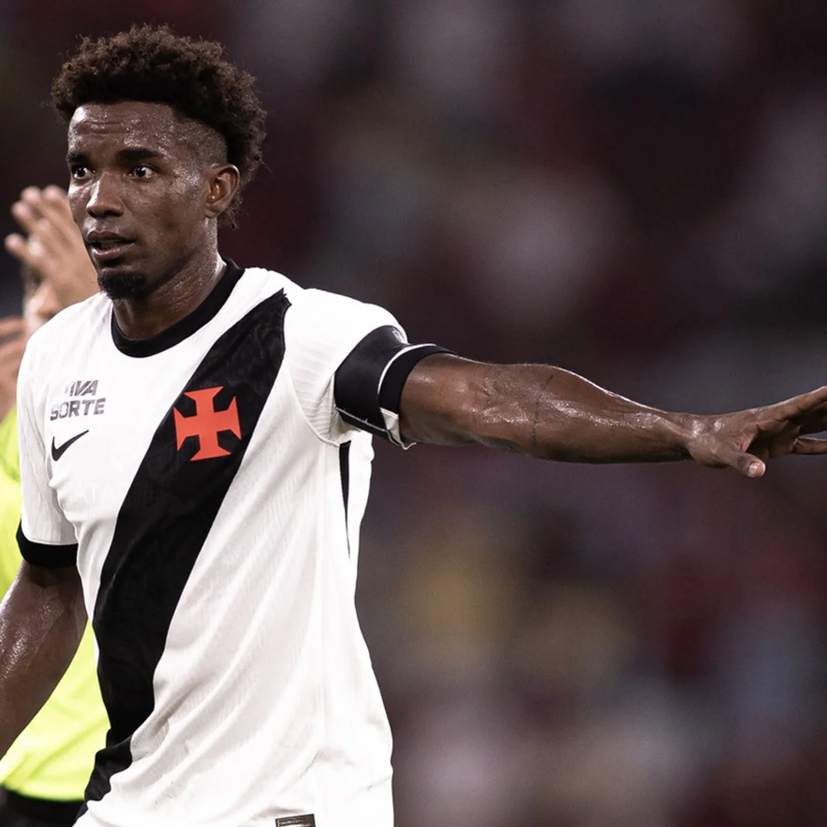Esposa revela que Thiago Mendes passou mal após Vasco vencer o Boca Juniors