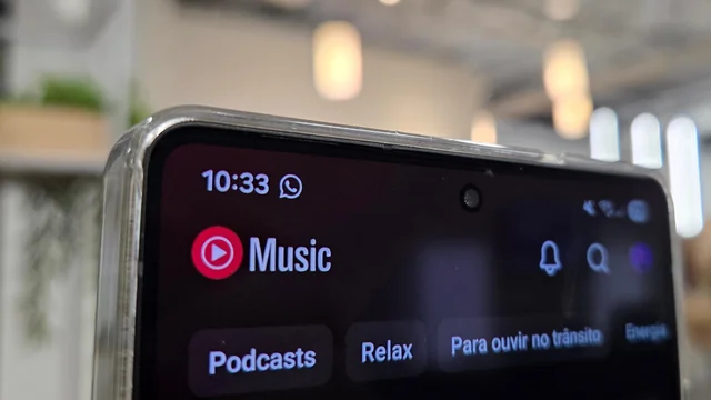 YouTube Music testa design mais moderno com capas gigantes em álbuns e playlists