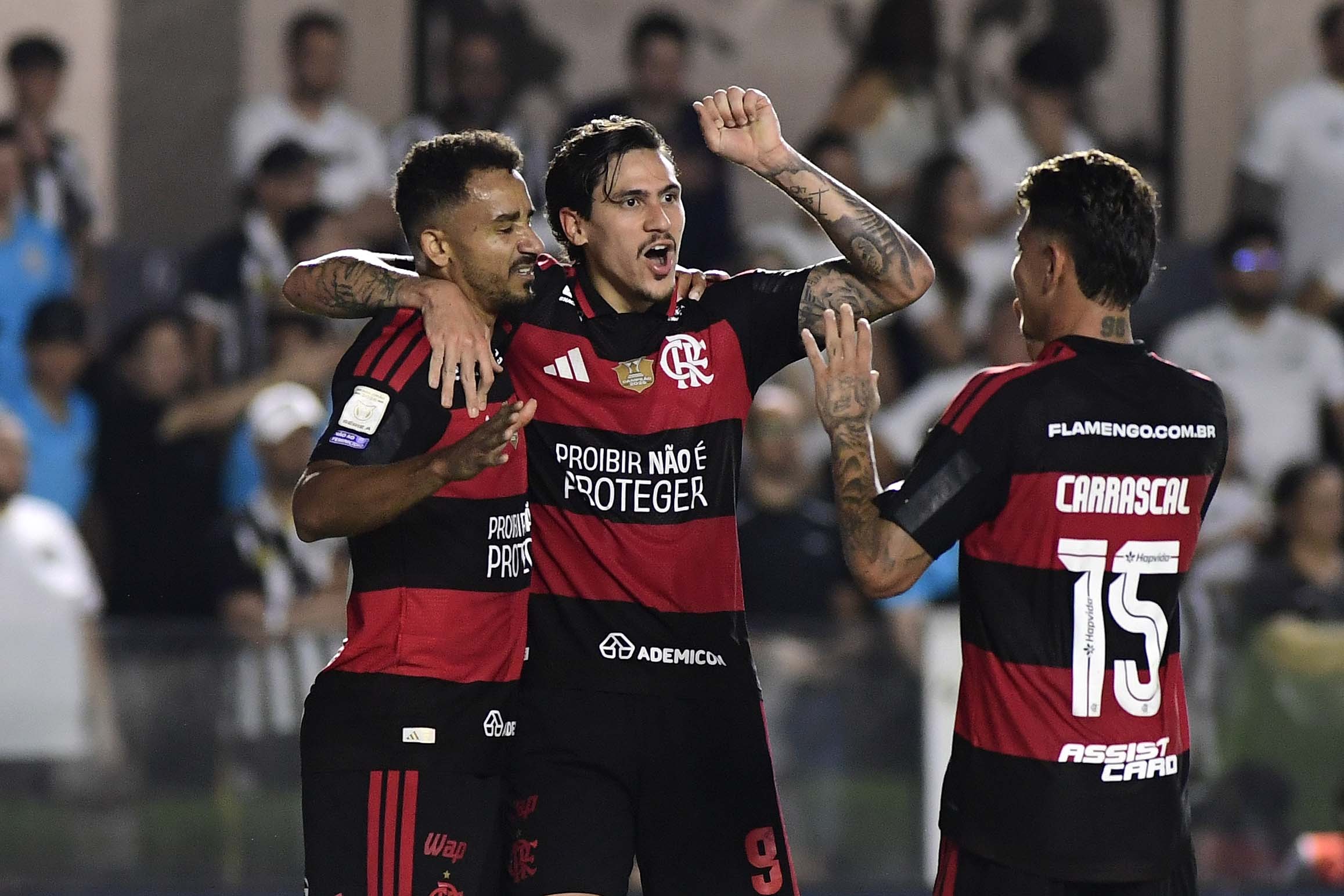 Flamengo perde margem para erros e projeta jogos "extremamente tensos" em disputa com o Palmeiras
