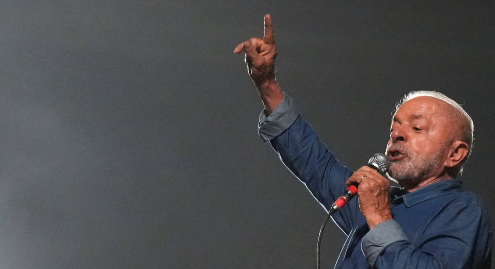 Lula discursa na Avenida Paulista, em São Paulo, após ganhar as eleições REUTERS/Alexandre Meneghini — 25.10.2026