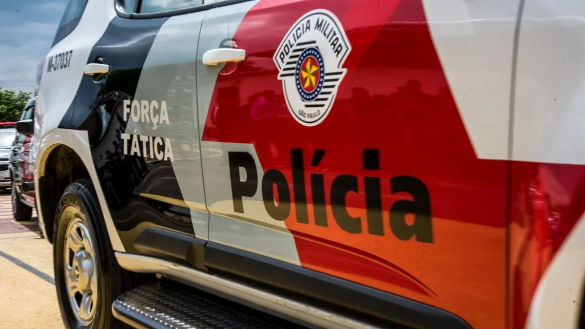 Após ameaçar esposa, médico é morto em troca de tiros com a polícia