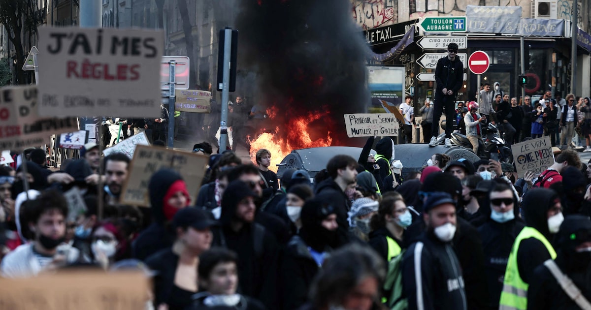 França anuncia novos toques de recolher após medidas ajudarem a conter protestos e saques no país
