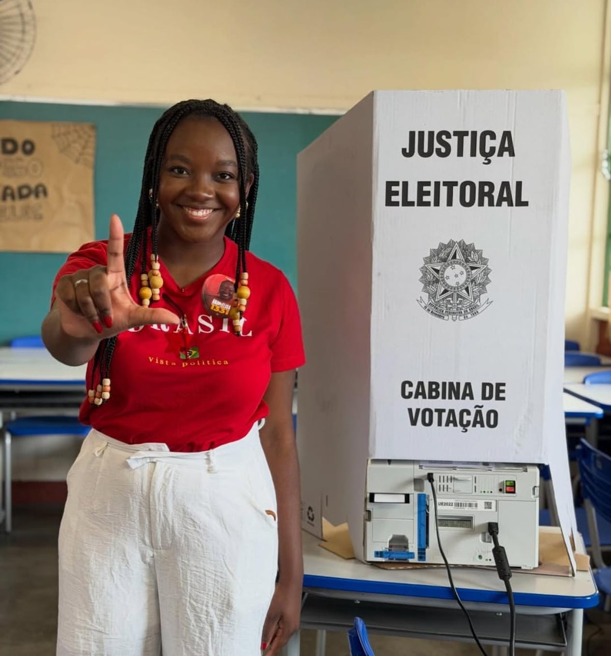Justiça Eleitoral determina investigação de Ana Elisa pela PF após pedido de Flávio Bolsonaro
