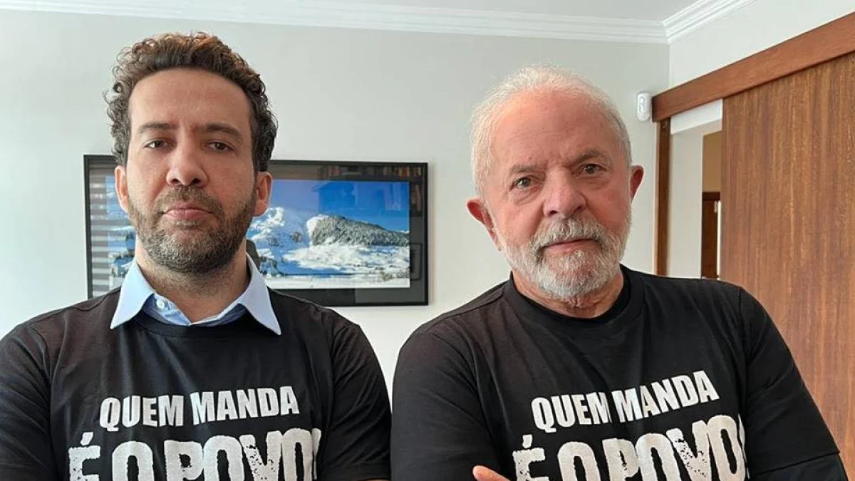 Janones chama militância no Instagram após derrubada do "Exército do Lula"