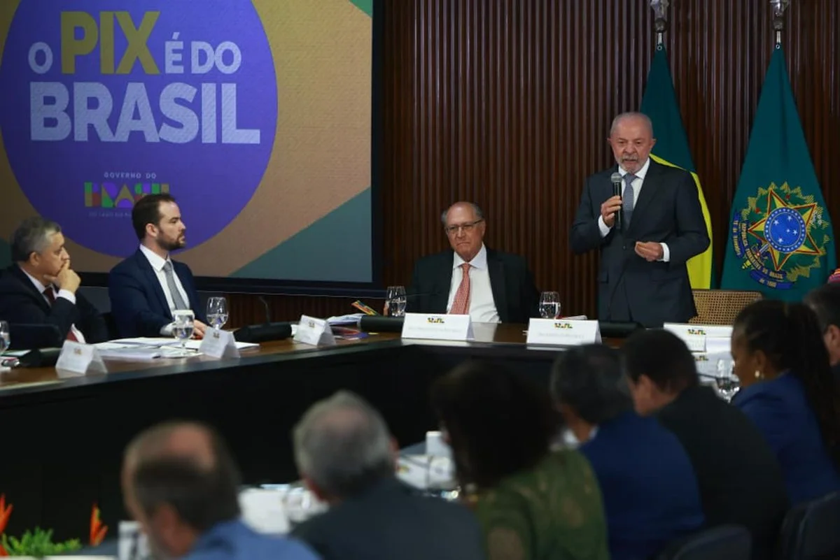 Ministros do governo Lula participam de reunião ministerial nesta 4ª