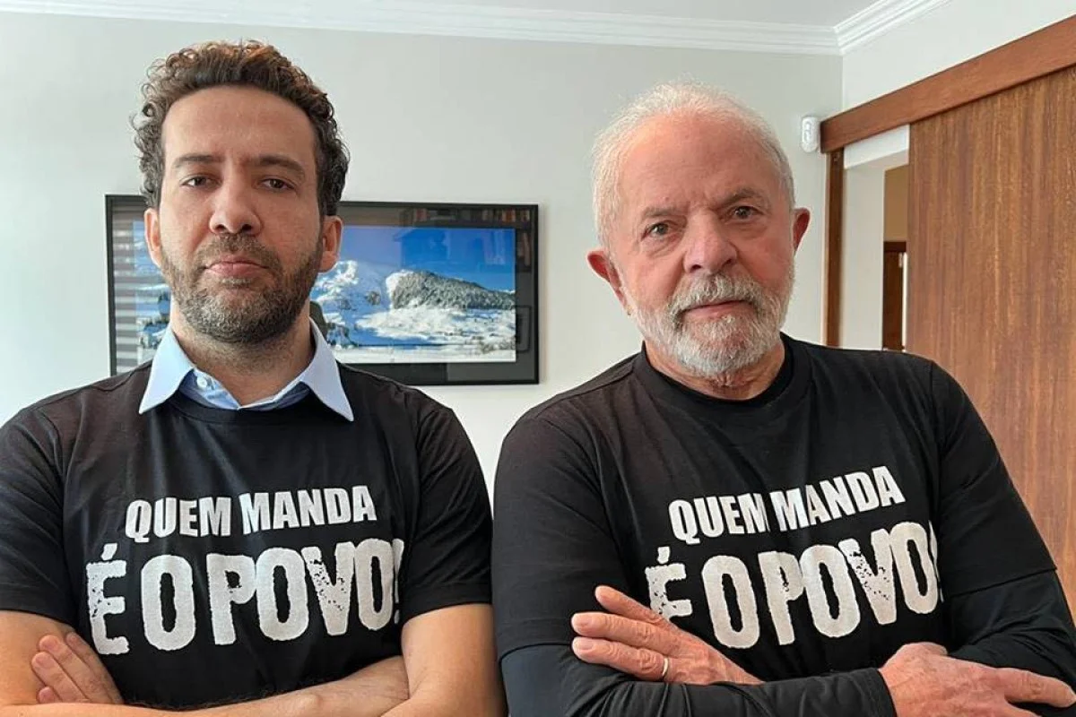 Janones chama militância no Instagram após derrubada do "Exército do Lula"
